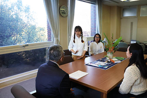 Introduce herself to President Imai